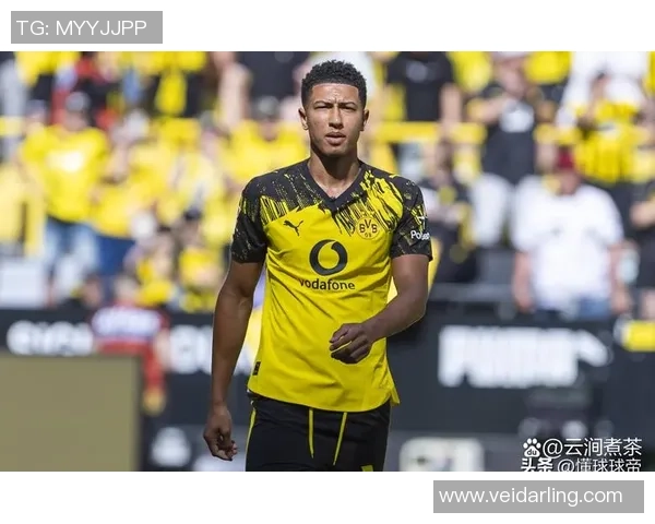 英超精彩对决多特蒙德4-0战胜巴萨补时进球引发争议判罚全场沸腾