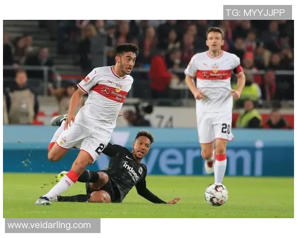 欧联杯精彩对决里昂大胜莱比锡引爆全场气氛回顾集锦