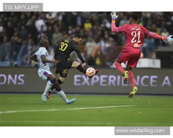 世界杯精彩对决巴黎圣日耳曼大胜马竞神奇扑救引发全场热议与转会猜想