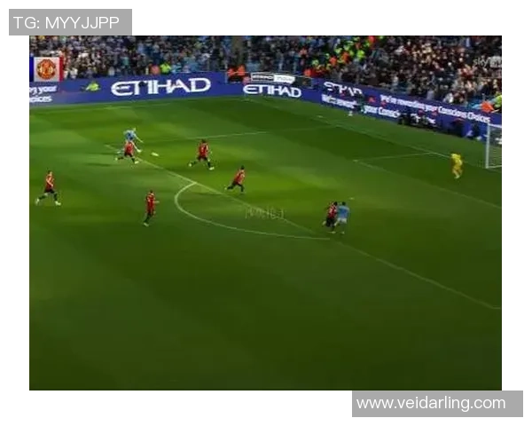 英超激战曼联大胜那不勒斯帽子戏法引发争议判罚全场沸腾 英超激战曼联大胜那不勒斯帽子戏法引发争议判罚全场沸腾