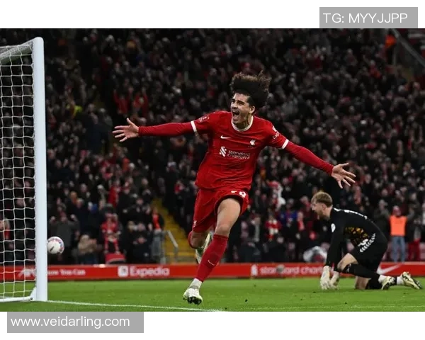 足总杯惊天冷门利物浦3-0拜仁上演帽子戏法引发全场狂欢 足总杯惊天冷门利物浦3-0拜仁上演帽子戏法引发全场狂欢